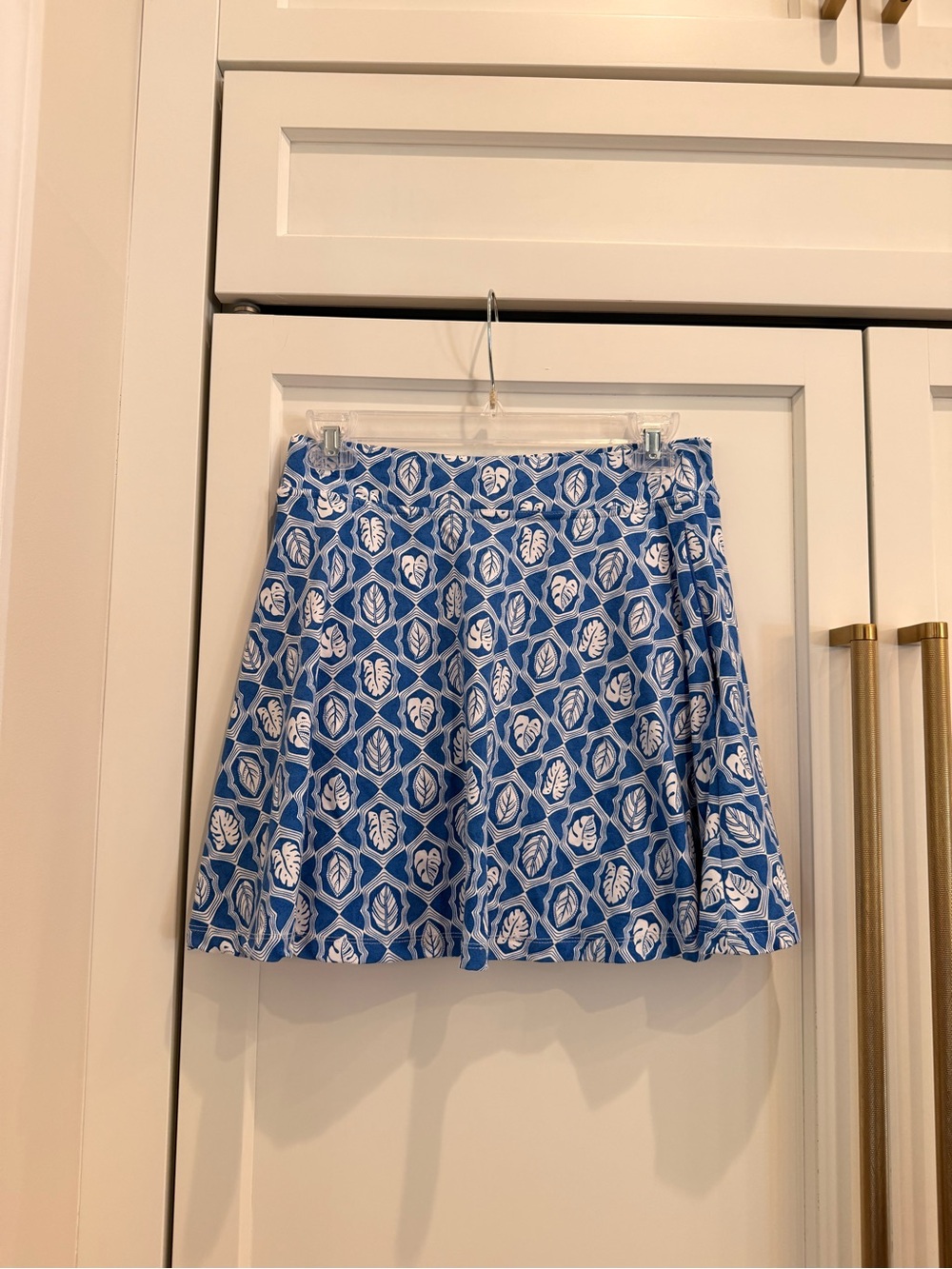 J. McLaughlin Blue and White Geometric Floral Skater Skirt
